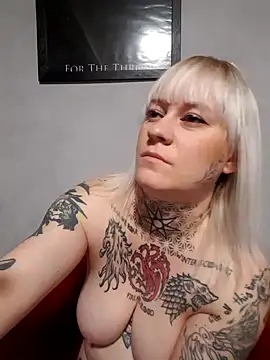 Snapshot of poussichienne chatting on 30, 11, 2025 poussichienne online show from 30, 11, 2025