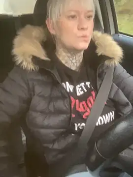 Snapshot of poussichienne chatting on 24, 11, 2025 poussichienne online show from 24, 11, 2025