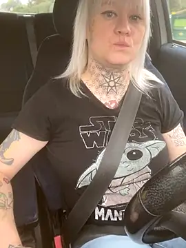 Snapshot of poussichienne chatting on 7, 10, 2025 poussichienne online show from 7, 10, 2025