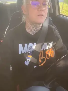 Snapshot of poussichienne chatting on 27, 11, 2025 poussichienne online show from 27, 11, 2025