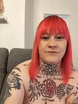 Snapshot of poussichienne chatting on 10, 5, 2026 poussichienne online show from 10, 5, 2026
