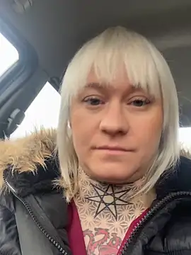 poussichienne online show from 8, 2, 2026