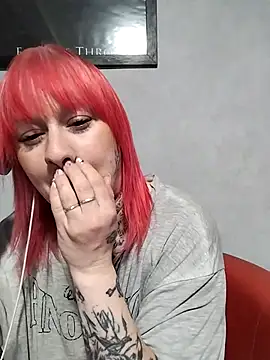 Snapshot of poussichienne chatting on 6, 5, 2026 poussichienne online show from 6, 5, 2026