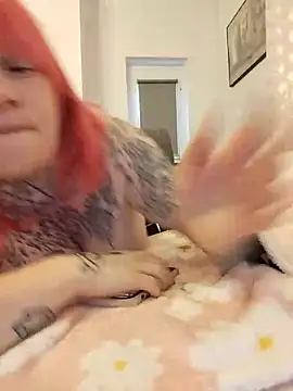 Snapshot of poussichienne chatting on 26, 5, 2026 poussichienne online show from 26, 5, 2026