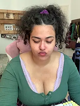 Curvydesifromgermany online show from 13, 7, 2026
