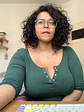 Curvydesifromgermany online show from 21, 3, 2025