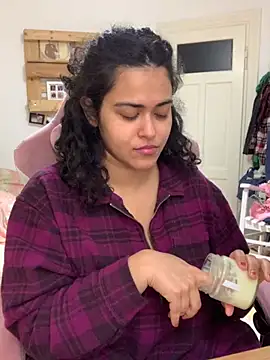 Curvydesifromgermany online show from 7, 11, 2025