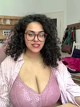Curvydesifromgermany online show from 22, 5, 2026
