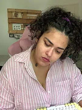 Curvydesifromgermany online show from 22, 7, 2026