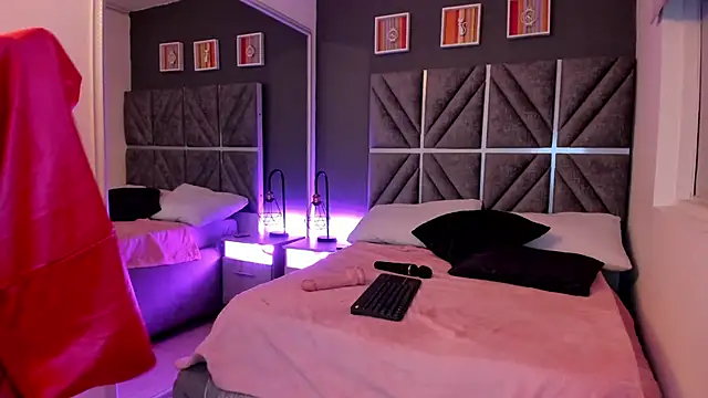 Laura Dicardy online show from 18, 3, 2025