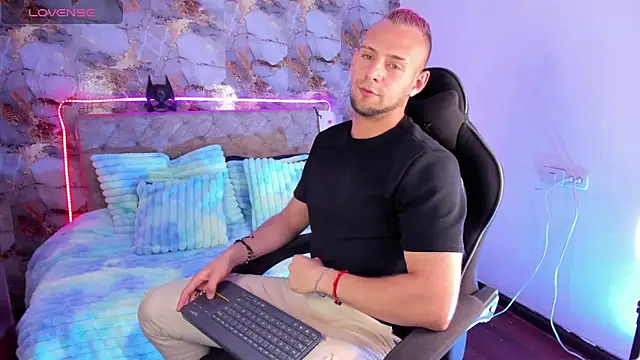 Damon Bakert online show from 4, 3, 2026