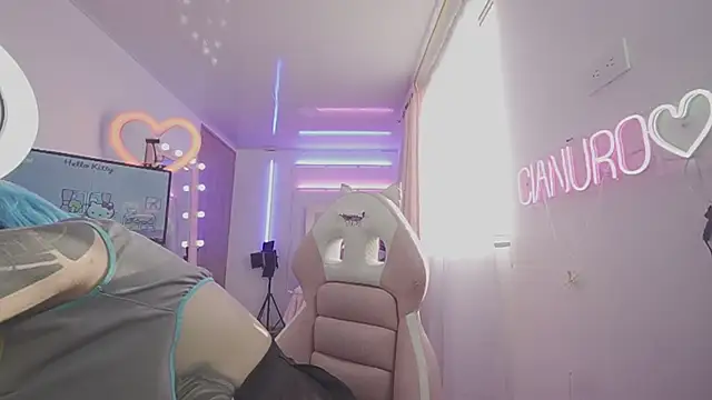 angelacianuro  online show from 8, 12, 2024