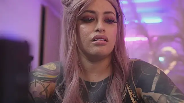 angelacianuro  online show from 20, 11, 2025