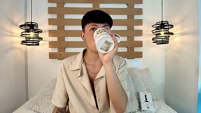 Snapshot of Steev_Novoa chatting on 20, 3, 2025 Steev Novoa online show from 20, 3, 2025