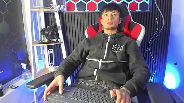 Snapshot of Steev_Novoa chatting on 25, 3, 2026 Steev Novoa online show from 25, 3, 2026