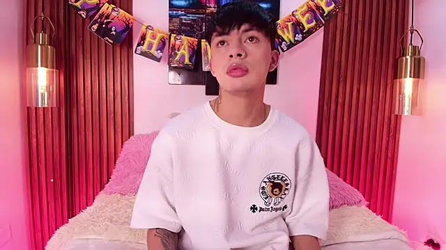 Snapshot of Steev_Novoa chatting on 23, 10, 2025 Steev Novoa online show from 23, 10, 2025