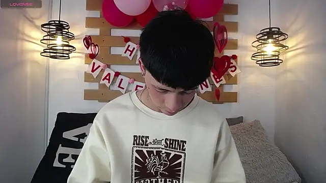 Snapshot of Steev_Novoa chatting on 18, 2, 2025 Steev Novoa online show from 18, 2, 2025