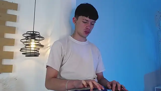 Snapshot of Steev_Novoa chatting on 7, 3, 2025 Steev Novoa online show from 7, 3, 2025