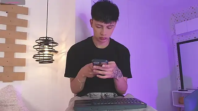 Snapshot of Steev_Novoa chatting on 19, 3, 2025 Steev Novoa online show from 19, 3, 2025