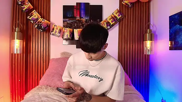 Snapshot of Steev_Novoa chatting on 24, 10, 2025 Steev Novoa online show from 24, 10, 2025