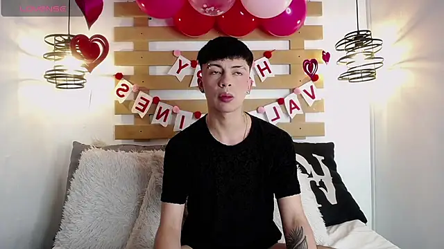 Snapshot of Steev_Novoa chatting on 8, 2, 2025 Steev Novoa online show from 8, 2, 2025