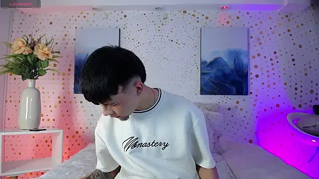 Snapshot of Steev_Novoa chatting on 3, 2, 2026 Steev Novoa online show from 3, 2, 2026