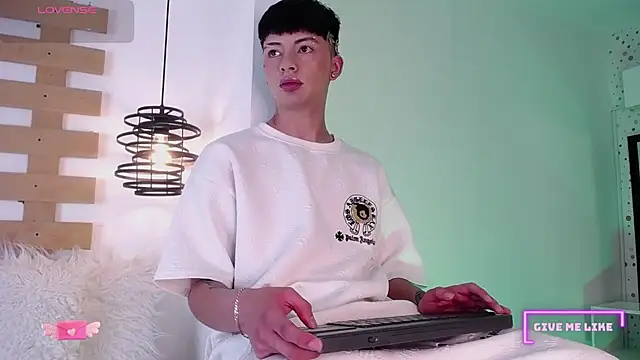 Snapshot of Steev_Novoa chatting on 11, 3, 2025 Steev Novoa online show from 11, 3, 2025