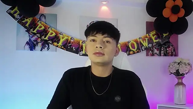 Snapshot of Steev_Novoa chatting on 17, 10, 2025 Steev Novoa online show from 17, 10, 2025