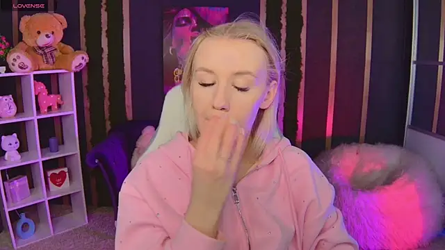 Snapshot of Selenatrend chatting on 27, 2, 2026 Selenatrend online show from 27, 2, 2026