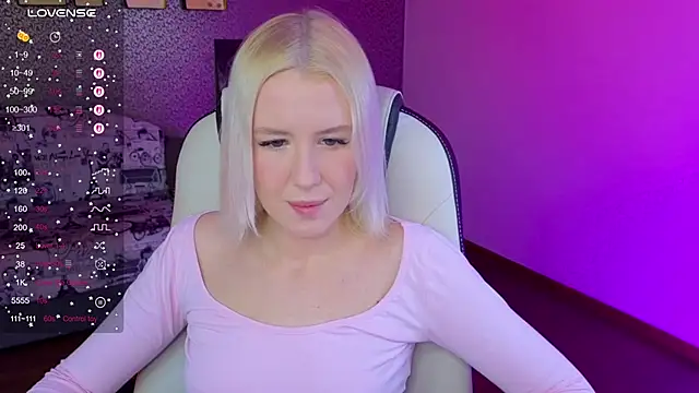 Snapshot of Selenatrend chatting on 4, 2, 2026 Selenatrend online show from 4, 2, 2026