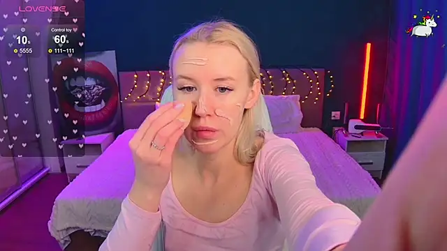 Snapshot of Selenatrend chatting on 28, 2, 2026 Selenatrend online show from 28, 2, 2026