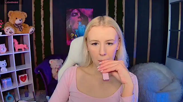 Snapshot of Selenatrend chatting on 14, 2, 2026 Selenatrend online show from 14, 2, 2026