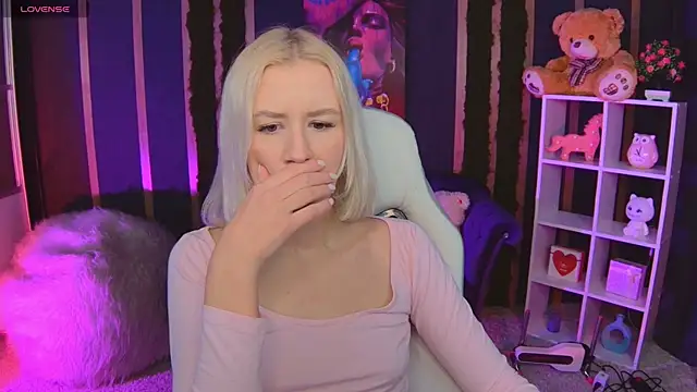 Snapshot of Selenatrend chatting on 11, 2, 2026 Selenatrend online show from 11, 2, 2026