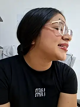 -VICKKY online show from 9, 4, 2026