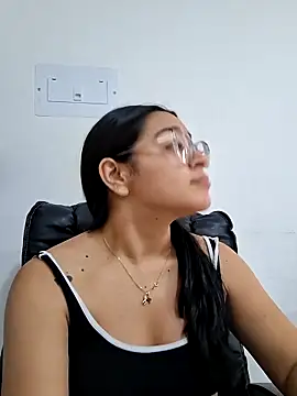 -VICKKY online show from 12, 2, 2026