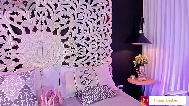 Snapshot of tiffany_becker chatting on 17, 11, 2025 tiffany becker online show from 17, 11, 2025