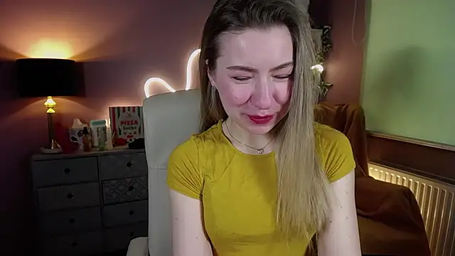 Snapshot of Mia_Tasty chatting on 5, 3, 2025 Mia Tasty online show from 5, 3, 2025