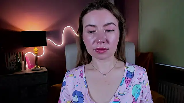 Snapshot of Mia_Tasty chatting on 15, 11, 2025 Mia Tasty online show from 15, 11, 2025