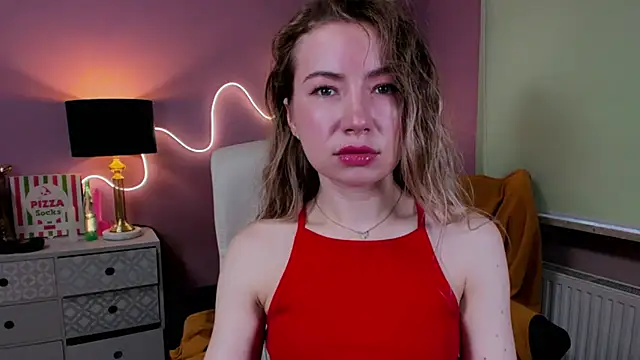 Snapshot of Mia_Tasty chatting on 5, 11, 2025 Mia Tasty online show from 5, 11, 2025