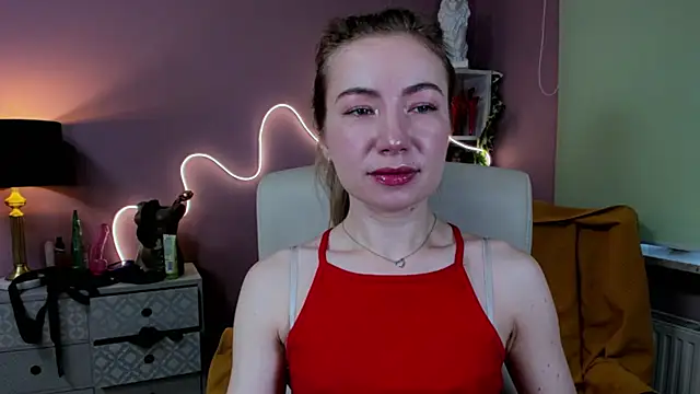 Snapshot of Mia_Tasty chatting on 8, 10, 2025 Mia Tasty online show from 8, 10, 2025