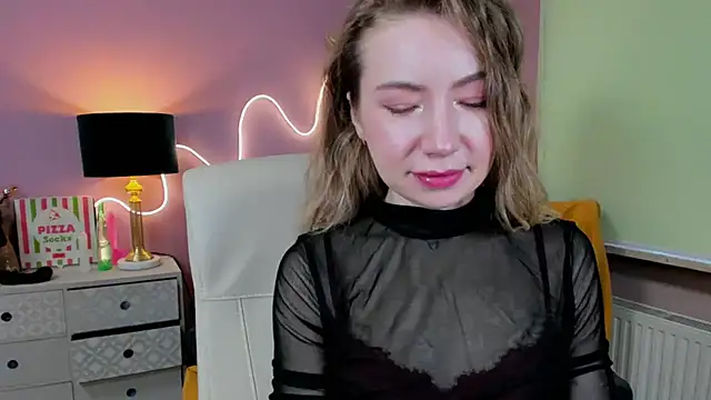 Snapshot of Mia_Tasty chatting on 29, 10, 2025 Mia Tasty online show from 29, 10, 2025