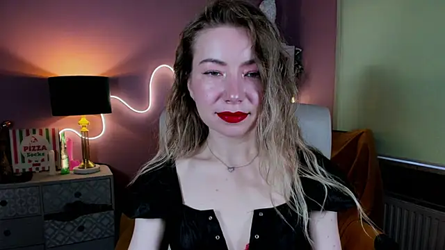 Snapshot of Mia_Tasty chatting on 31, 10, 2025 Mia Tasty online show from 31, 10, 2025