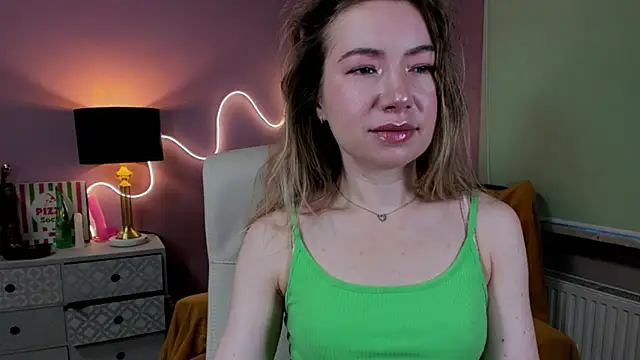 Snapshot of Mia_Tasty chatting on 19, 11, 2025 Mia Tasty online show from 19, 11, 2025