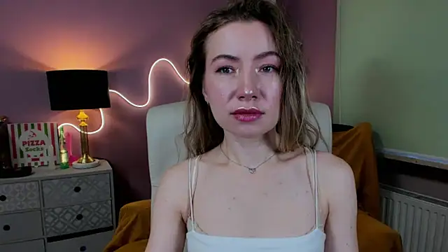 Snapshot of Mia_Tasty chatting on 6, 11, 2025 Mia Tasty online show from 6, 11, 2025