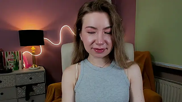 Snapshot of Mia_Tasty chatting on 14, 11, 2025 Mia Tasty online show from 14, 11, 2025