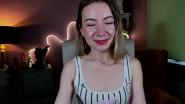 Snapshot of Mia_Tasty chatting on 12, 10, 2025 Mia Tasty online show from 12, 10, 2025