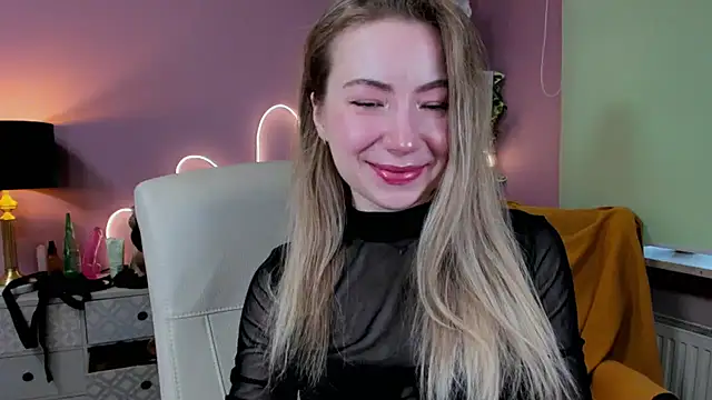 Snapshot of Mia_Tasty chatting on 1, 10, 2025 Mia Tasty online show from 1, 10, 2025