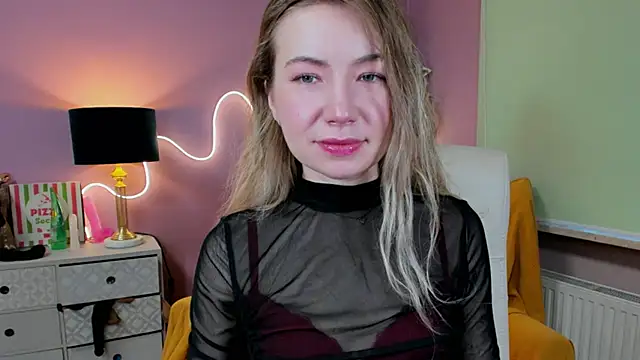 Snapshot of Mia_Tasty chatting on 12, 11, 2025 Mia Tasty online show from 12, 11, 2025