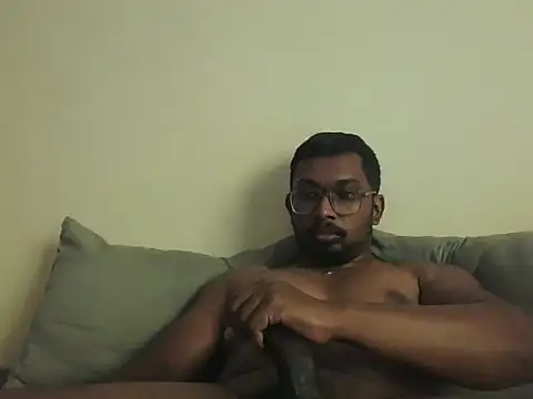 Snapshot of chennaibull101 chatting on 28, 4, 2026 chennaibull101 online show from 28, 4, 2026