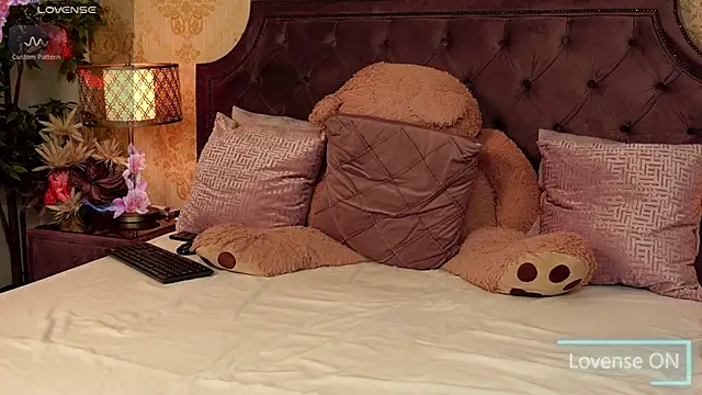 JaneDevine online show from 10, 3, 2025